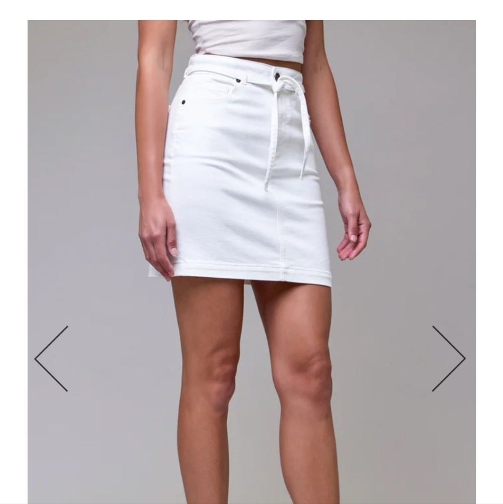 Hidden Jeans Peyton Tie-Waist Mini Skirt in Pearl Wash